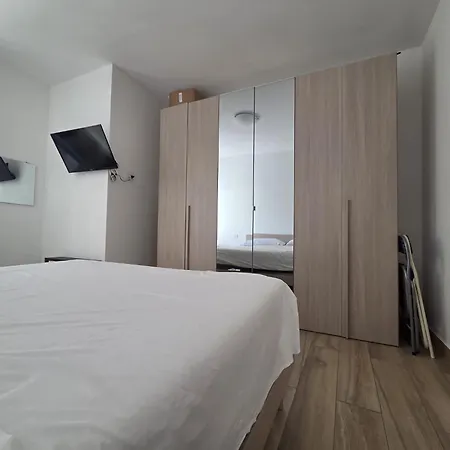 Morelli - Via Buozzi 13 Appartement *